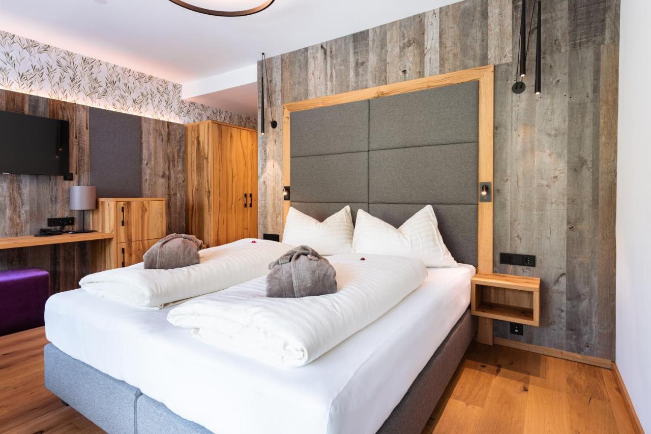 Hotel Lohningerhof Maria Alm am Steinernen Meer Rum bild